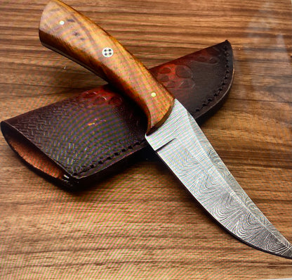 Gorgeous Real Damascus Hunter Skinner with Sheath