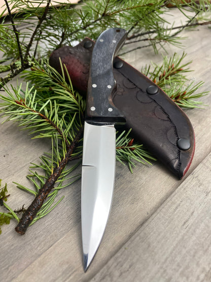 Comfortable strong utility knife