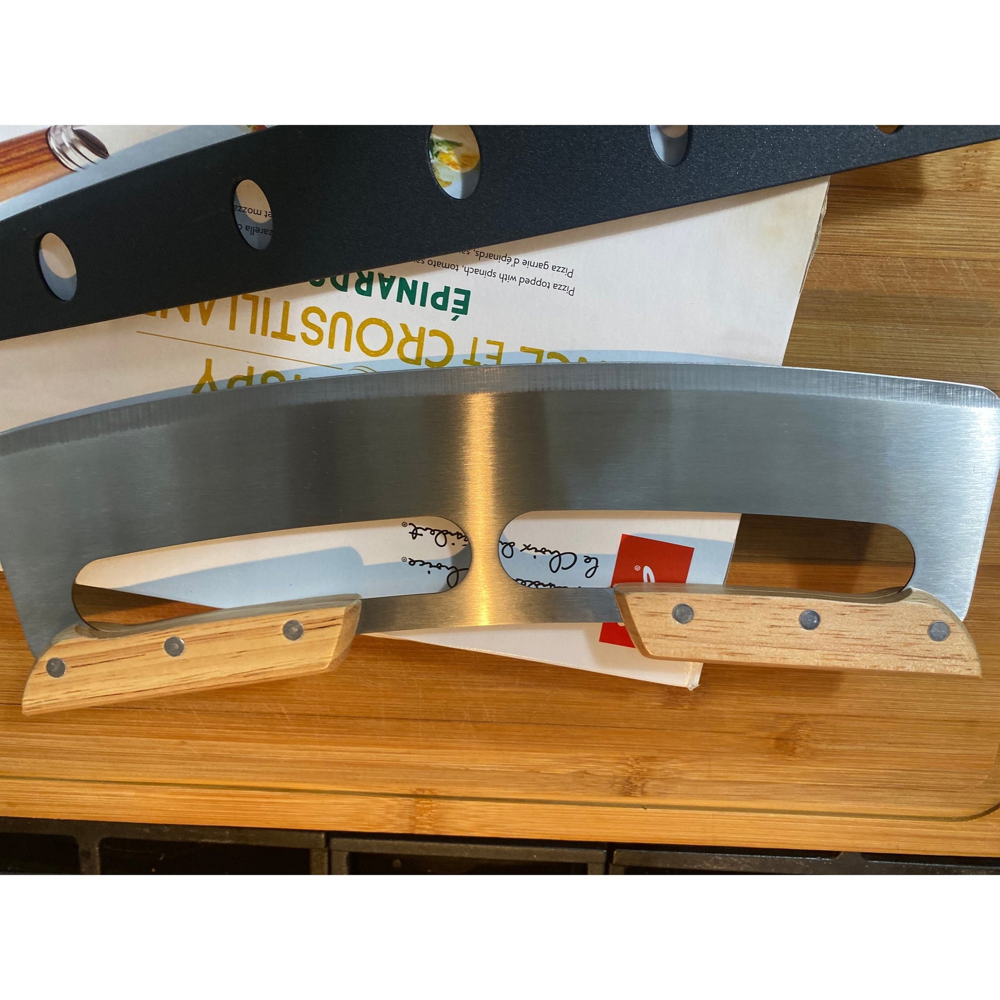 MastersEdge Pizza Cutter Crowe Knives Kitchen & Dining Comfortable, Quality blade, Strong