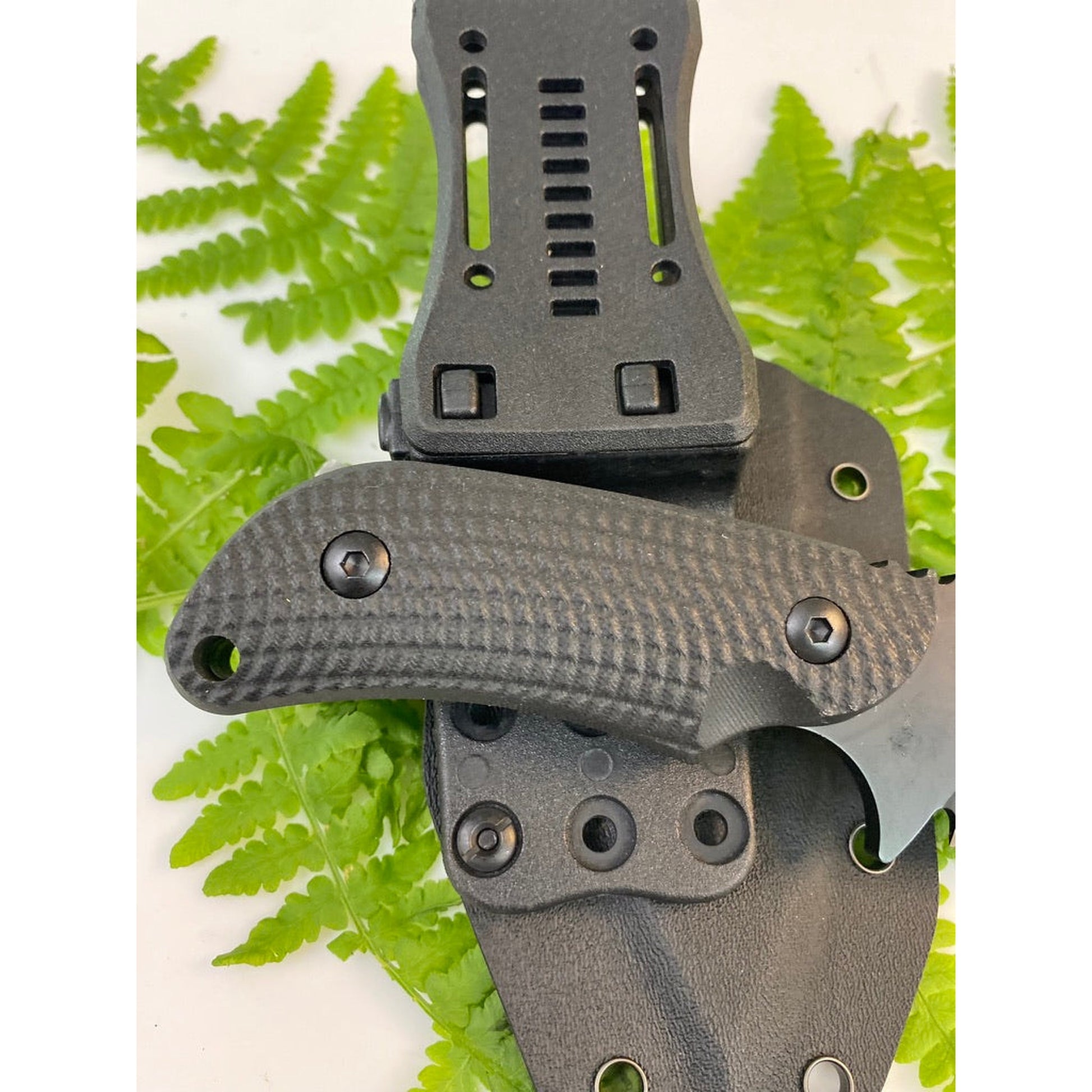 TrailForce D2 Crowe Knives Camping & Hiking Comfortable, Quality blade, Strong, Survival